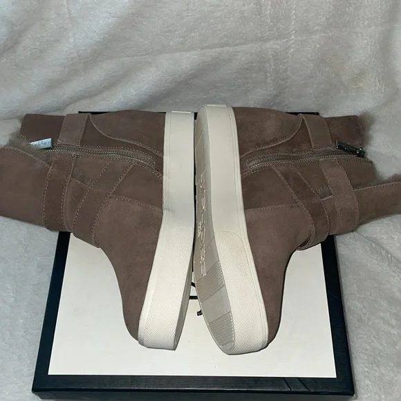 NWT J/SLIDES WELLS Taupe Suede Hidden Wedge Faux Fur Platform - Picture 14 of 16